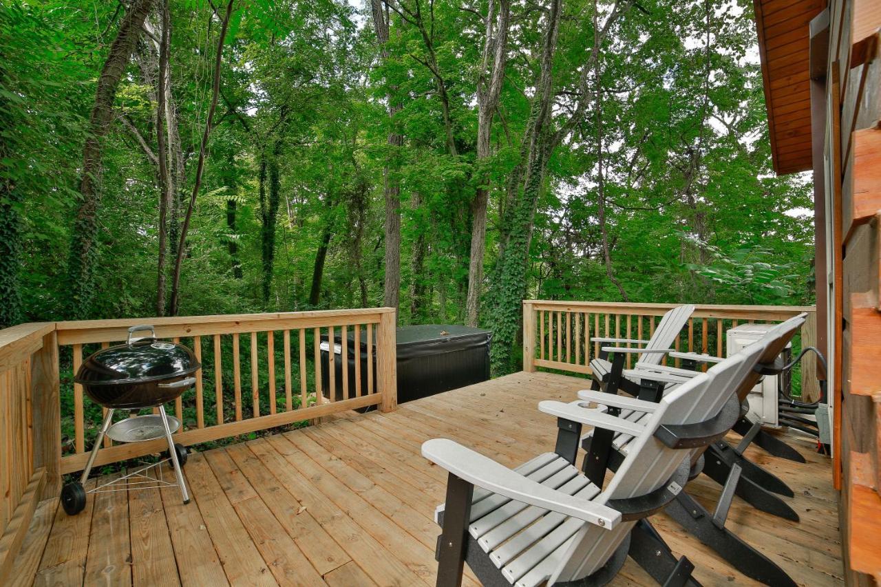 Thomas Cabin Forest Tiny Cabin With Hot Tub Chattanooga Eksteriør bilde