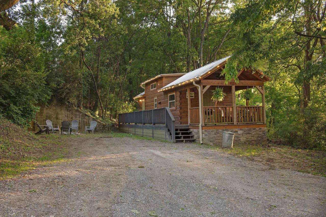 Thomas Cabin Forest Tiny Cabin With Hot Tub Chattanooga Eksteriør bilde