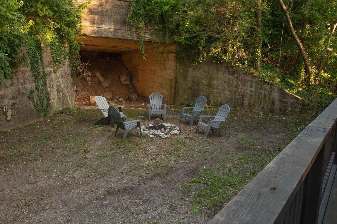 Thomas Cabin Forest Tiny Cabin With Hot Tub Chattanooga Eksteriør bilde