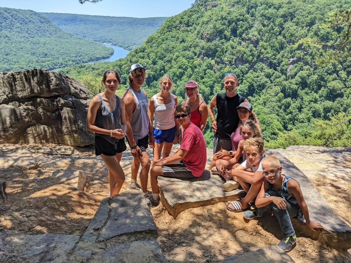 Thomas Cabin Forest Tiny Cabin With Hot Tub Chattanooga Eksteriør bilde